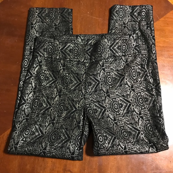 Attyre Pants - 🌻3/25🌻 Attyre Black and Gold Ankle Pants